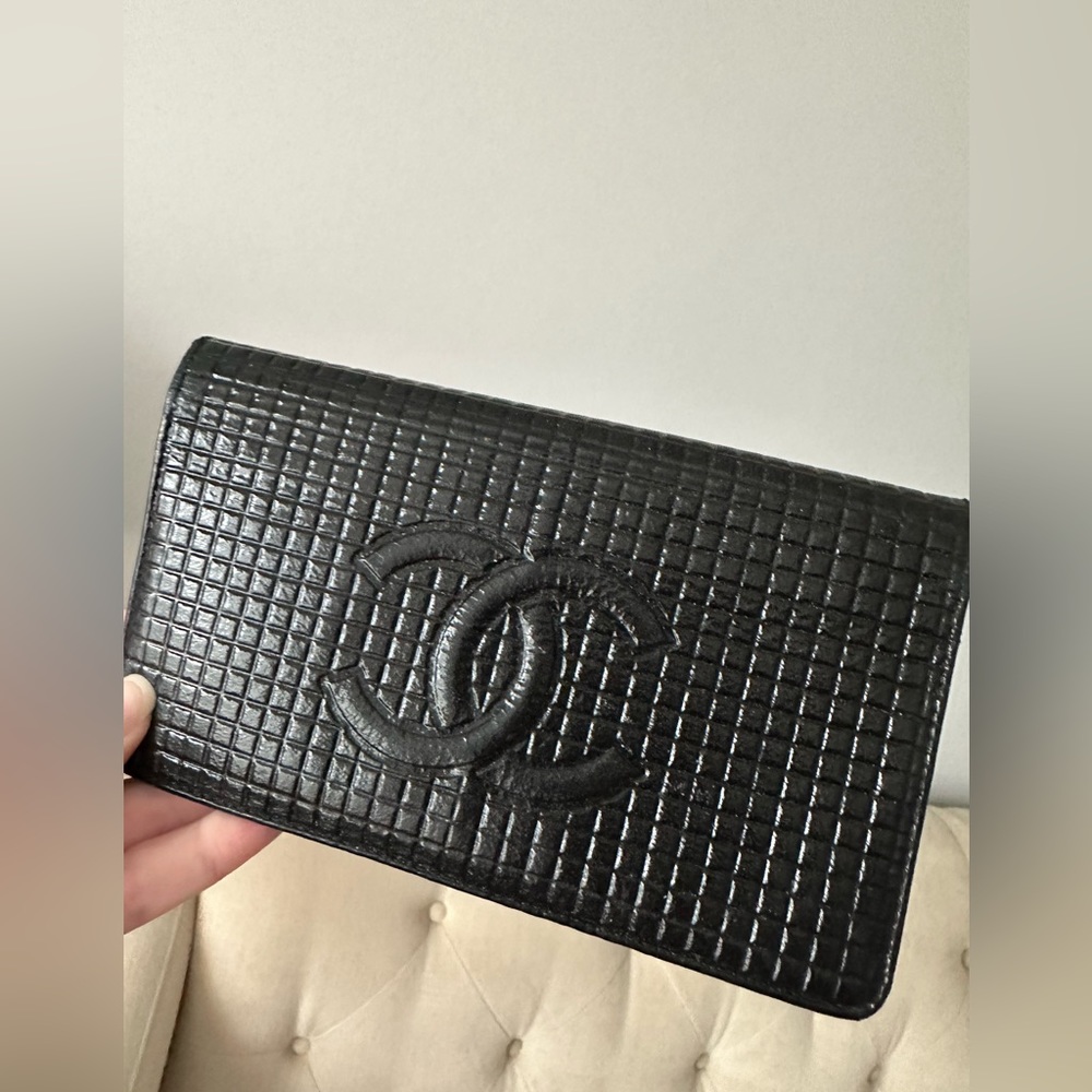 EUC Chanel bifold micro chocolate bar wallet